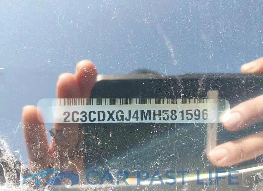 2C3CDXGJ4MH581596# 9