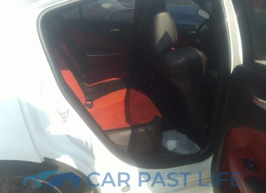 2C3CDXGJ4MH581596# 8