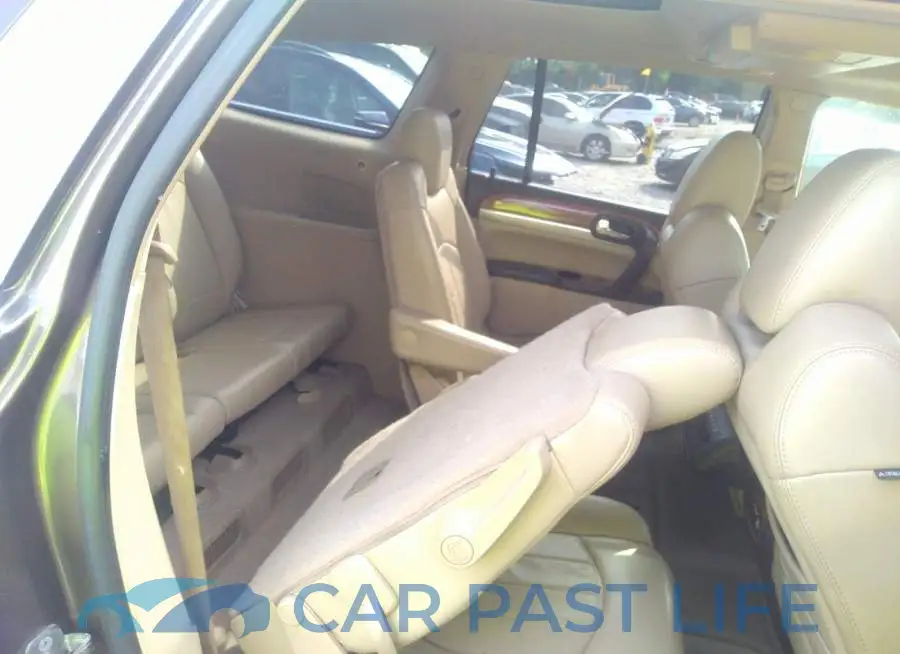 5GAER23778J251489# 8
