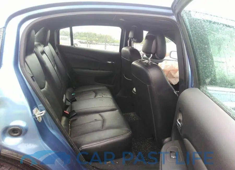 1C3BC2FG2BN581947# 8