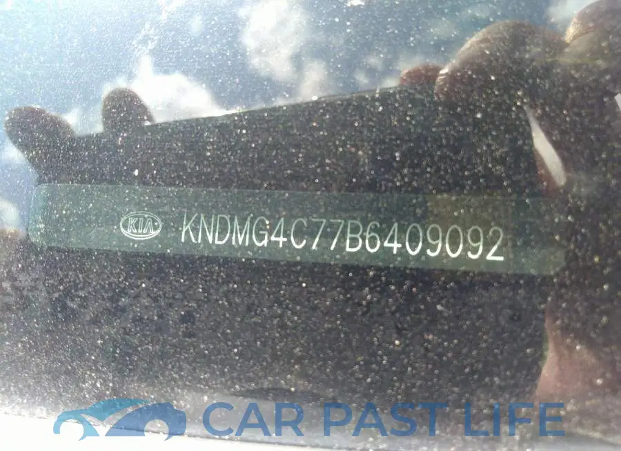 KNDMG4C77B6409092# 9
