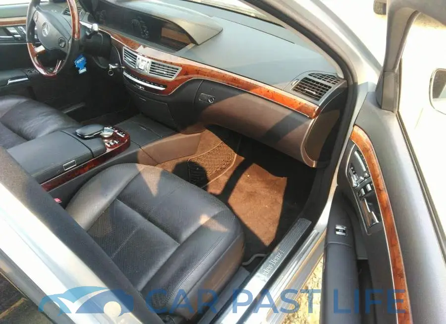 WDDNG86X28A151809# 5