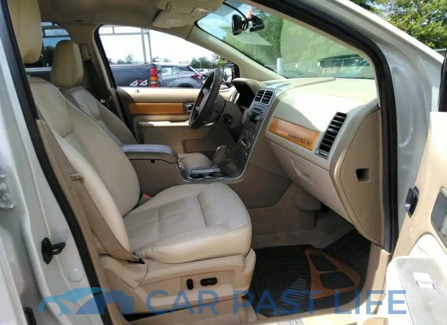 2LMDU88C17BJ37153# 5