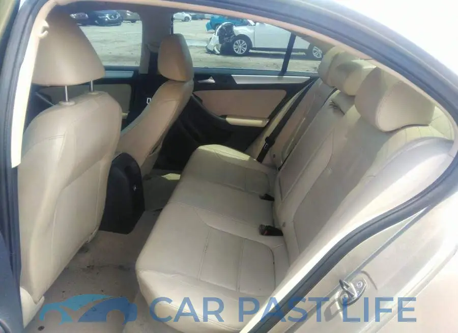 3VWDX7AJ9DM312119# 8