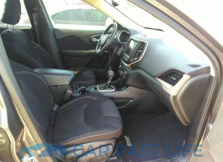 1C4PJLCB4FW670313# 5
