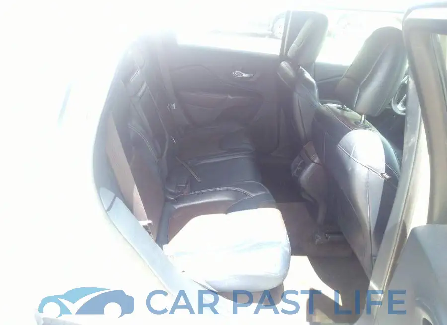 1C4PJMDS2FW716239# 8