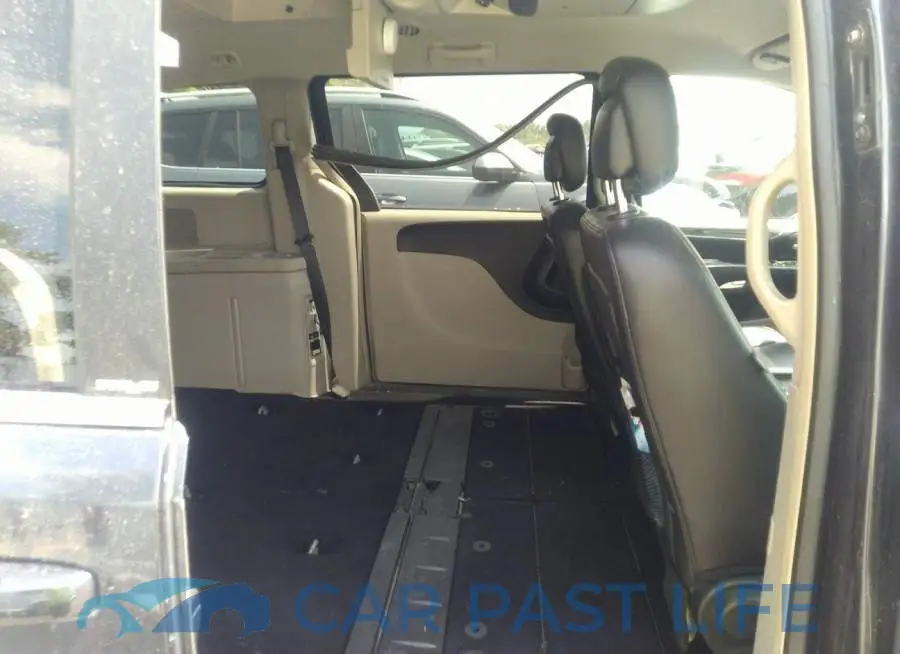 2C4RC1BG2DR696211# 8