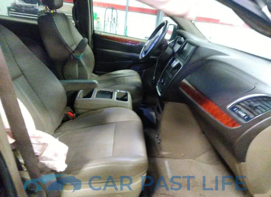 2C4RC1BG4DR743044# 5