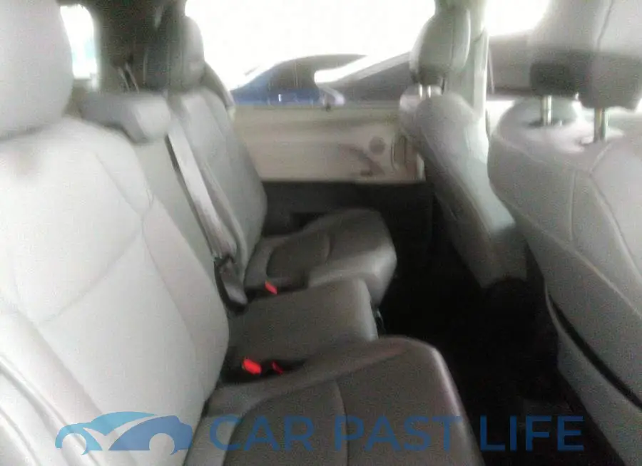 5TDJRKEC5NS077492# 8
