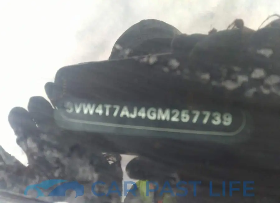 3VW4T7AJ4GM257739# 9