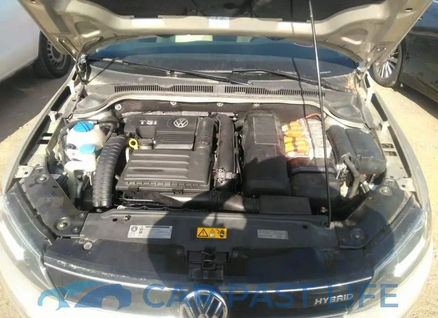 3VW637AJ7DM272918# 10