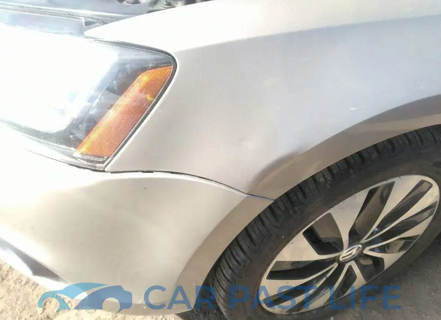 3VW637AJ7DM272918# 6