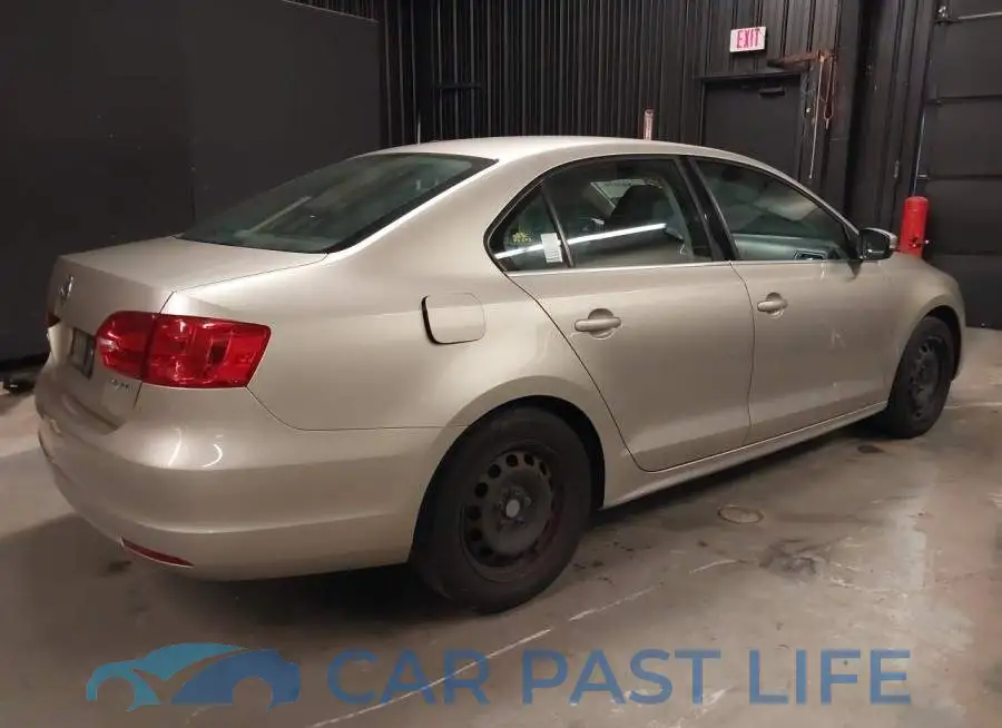 3VWDX7AJ6DM305340# 4