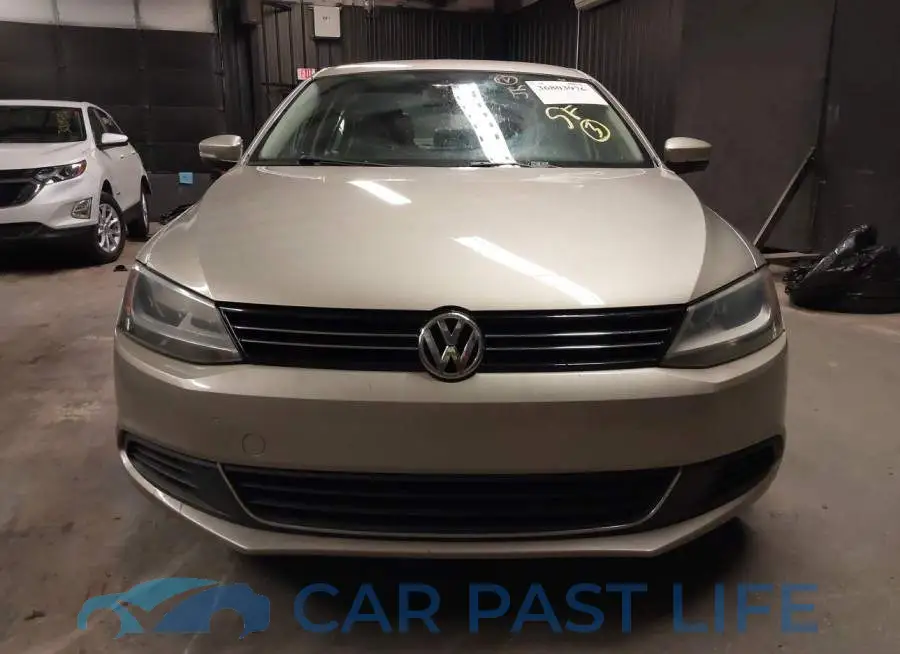 3VWDX7AJ6DM305340# 6