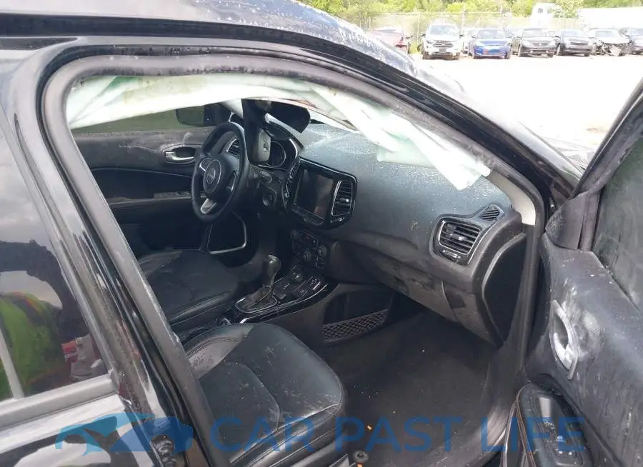 3C4NJDCB5JT400437# 5