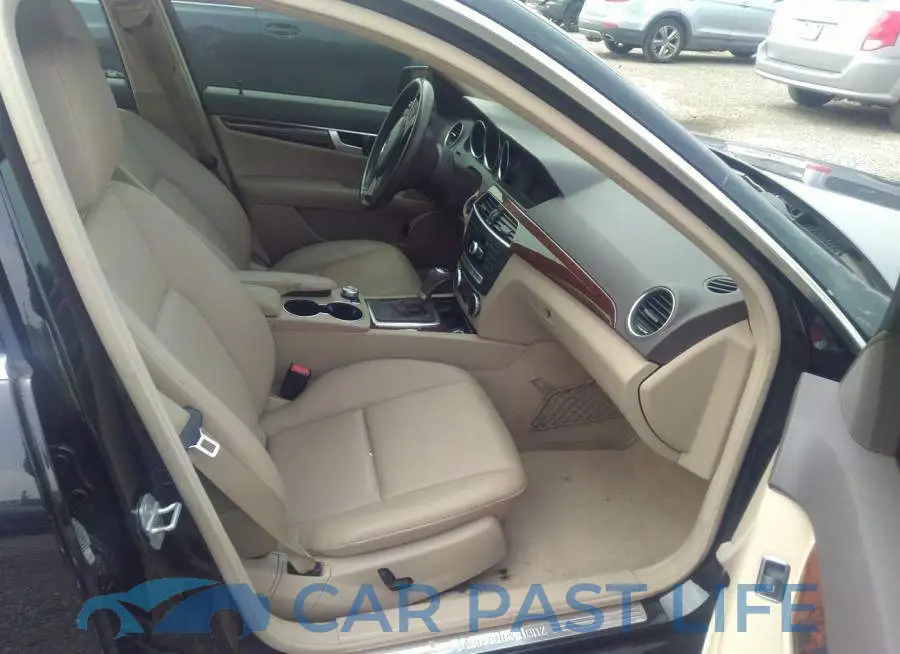 WDDGF8AB6DR243279# 5