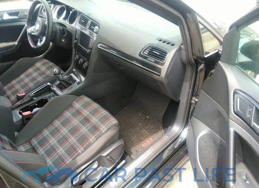 3VW5T7AU5HM003358# 5