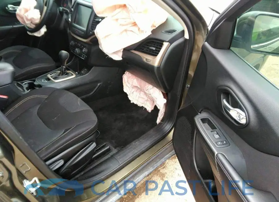1C4PJLCS6FW643453# 5