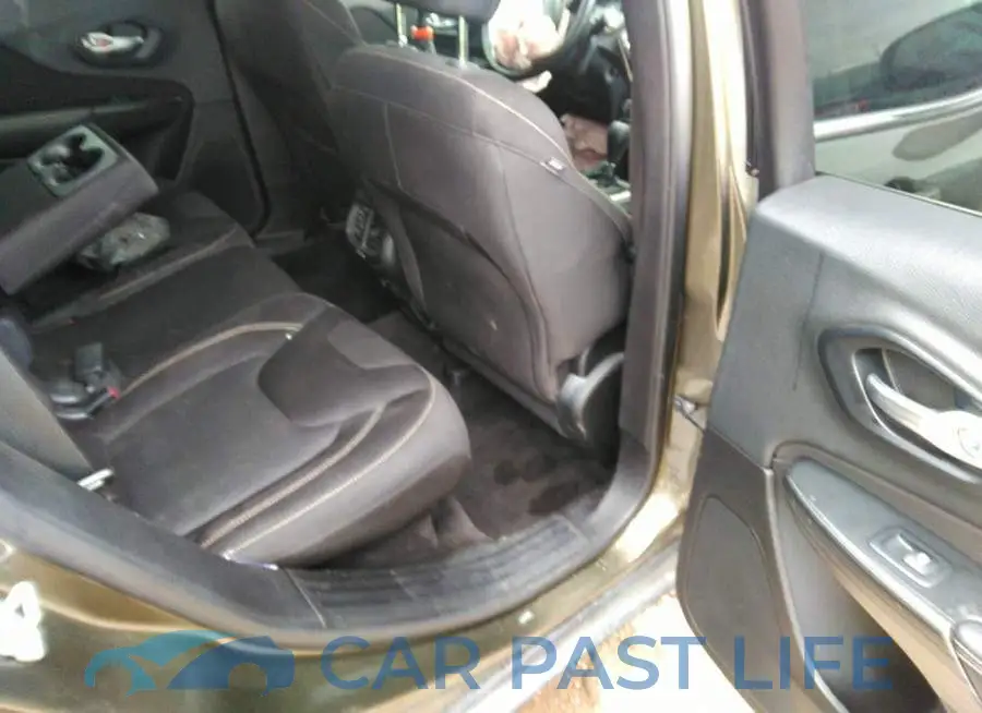 1C4PJLCS6FW643453# 8