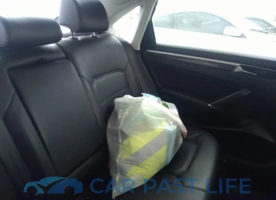 1VWGT7A38HC023752# 8