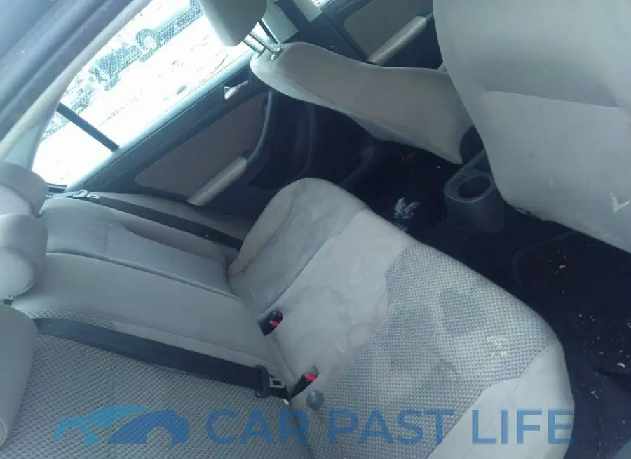 3VW2K7AJ6DM205437# 8