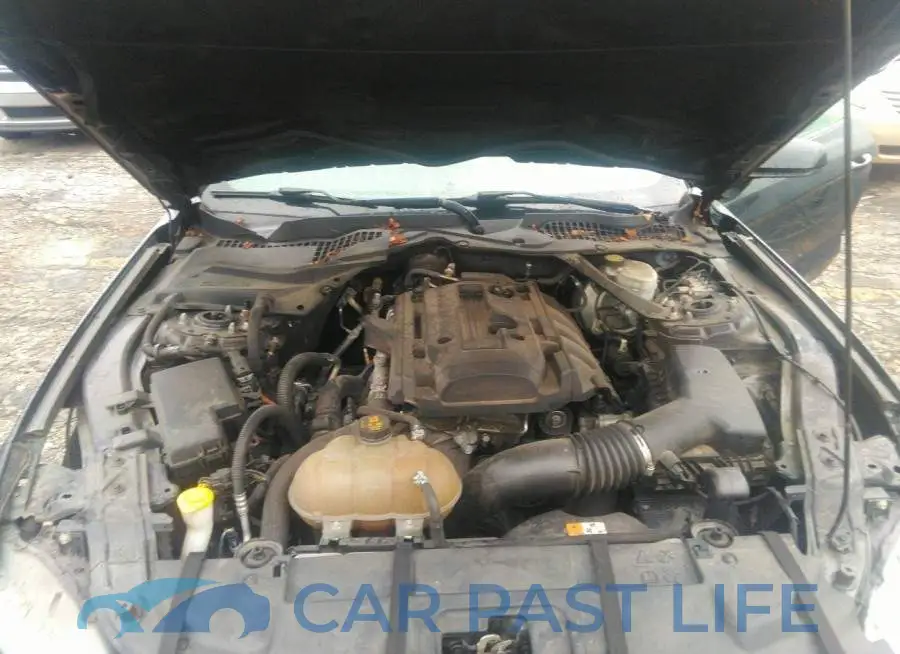 1FATP8UH8J5136040# 10