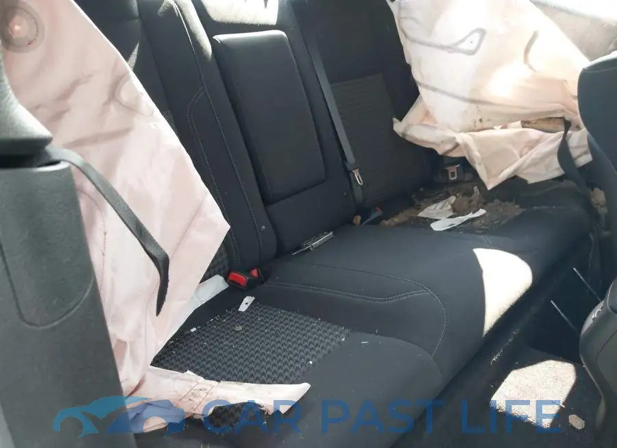 2C3CDZAT1FH701220# 8