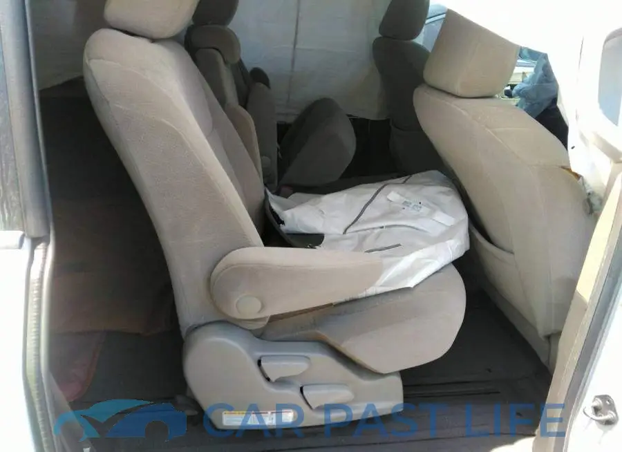 5TDKK3DC4FS639870# 8