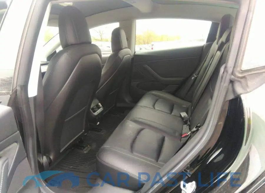 5YJ3E1EA8KF311024# 8