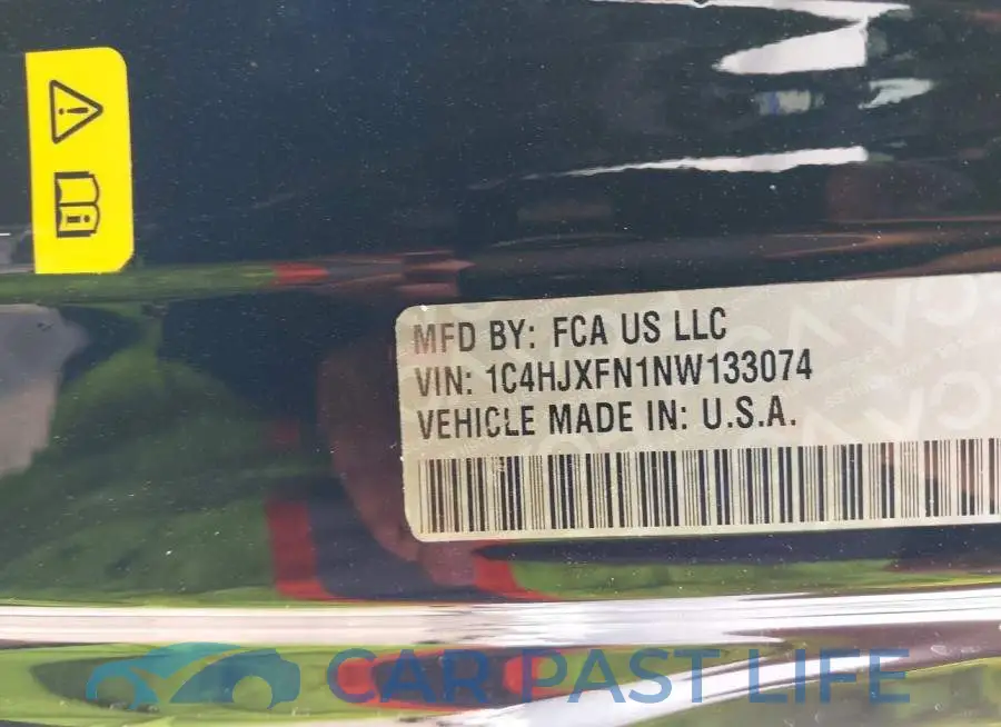 1C4HJXFN1NW133074# 9