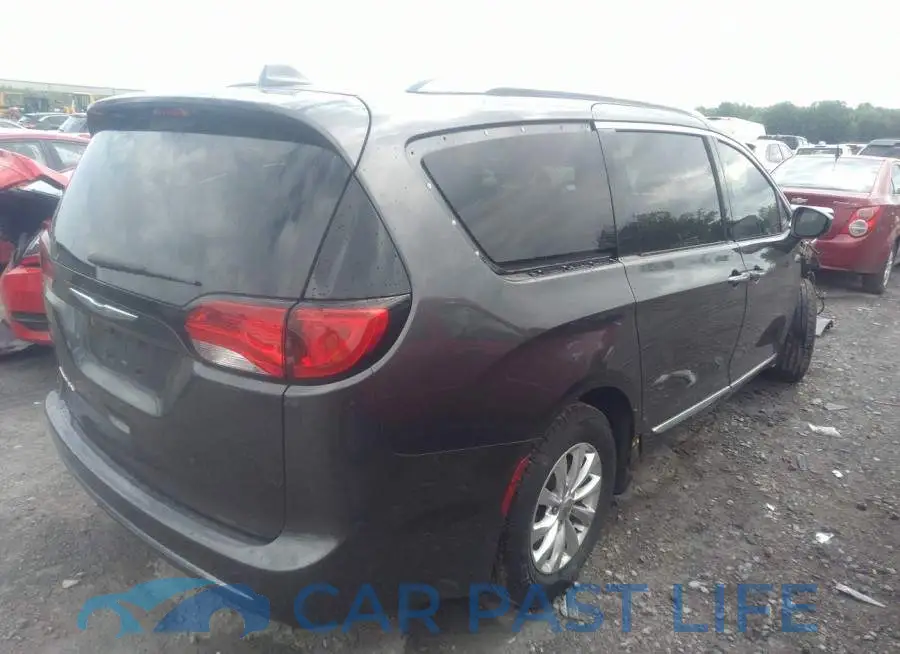 2C4RC1BG5JR113979# 4