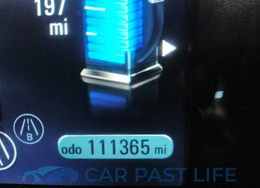 1G1RB6E46DU102877# 7