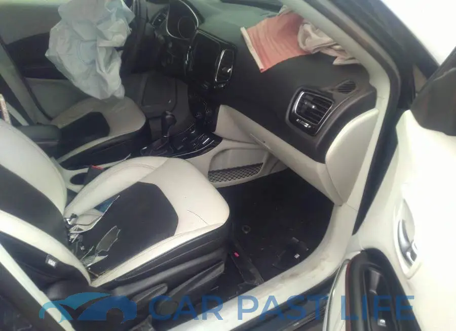 3C4NJDCB9JT150782# 5