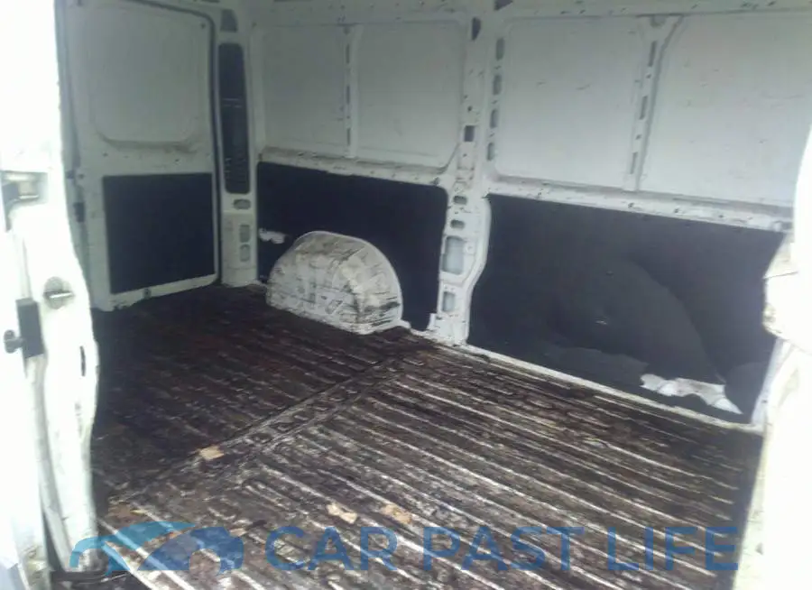 3C6TRVAG5JE100283# 8