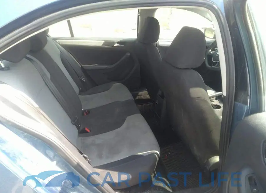 3VW2B7AJ0HM413769# 8