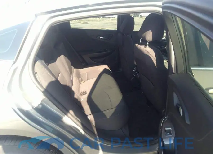 1G1ZD5ST7JF210067# 8