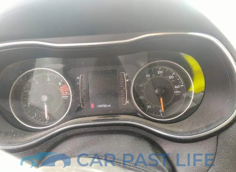 1C4PJLCB4KD263209# 7