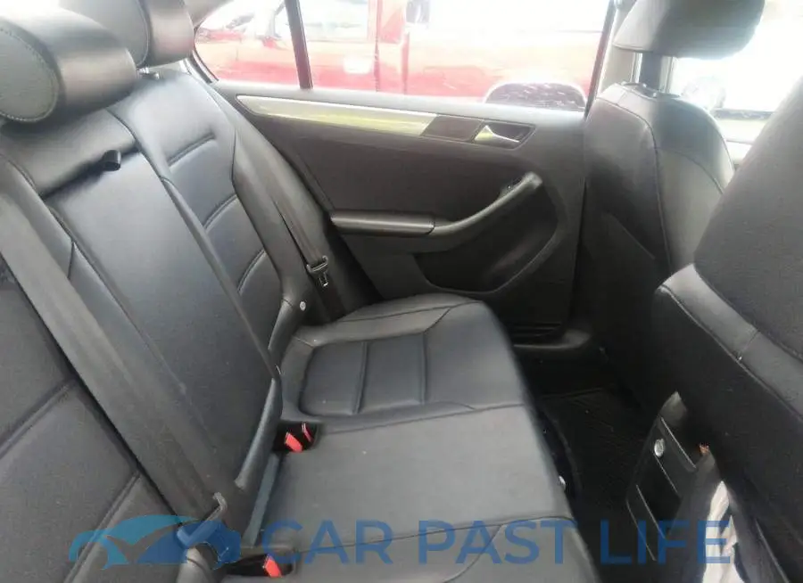 3VWDB7AJ0HM230767# 8