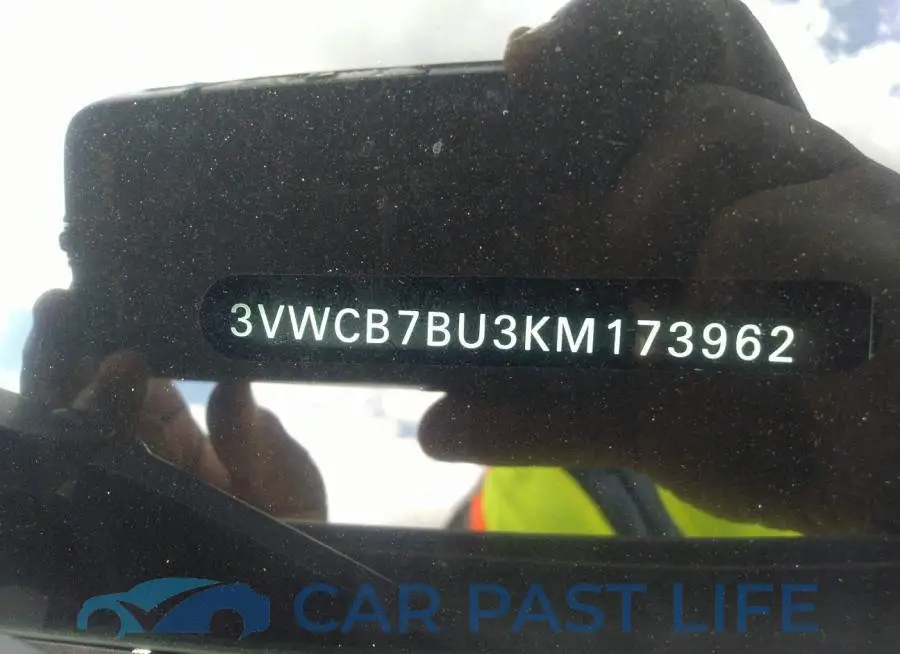 3VWCB7BU3KM173962# 9