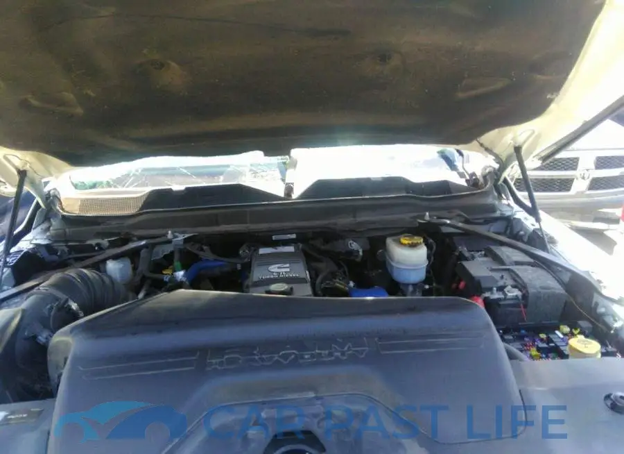 3C6UR5JL9KG584059# 10