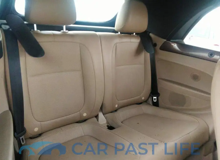 3VW5A7AT6FM806335# 8