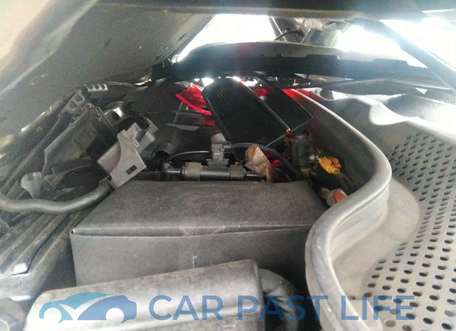 3VW5A7AT6FM806335# 10