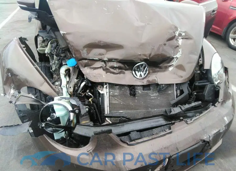 3VW5A7AT6FM806335# 6