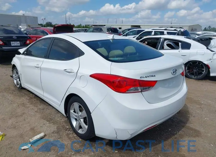 5NPDH4AE8DH156775# 3
