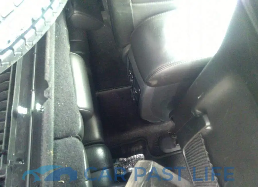 1C4RJFBG1JC270419# 8
