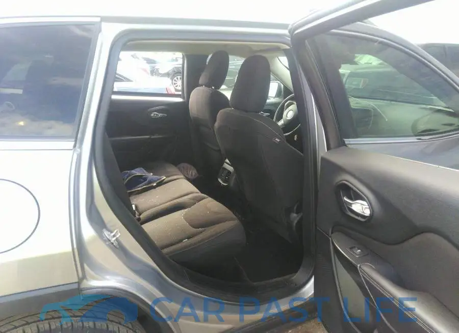 1C4PJLCS0GW257550# 8