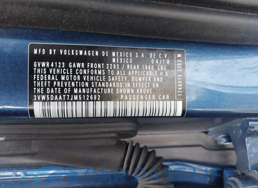 3VW5DAAT7JM512682# 9