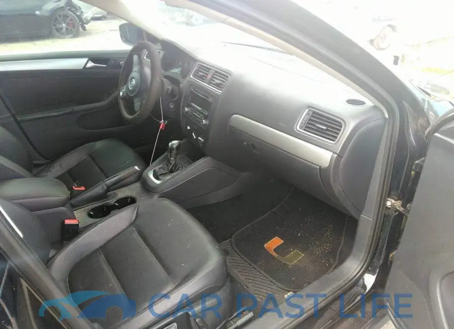 3VWDX7AJ6DM374125# 5