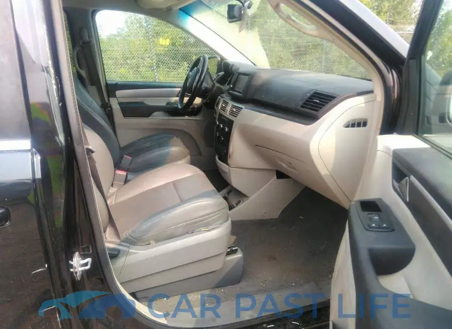 2C4RVABG6DR724795# 5