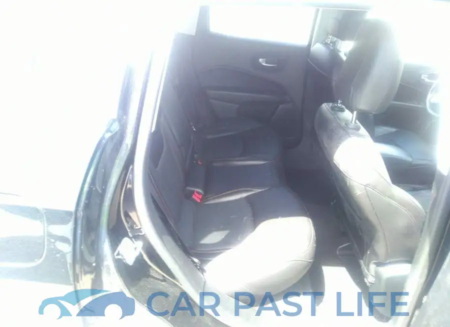 3C4NJDCB7LT196016# 8